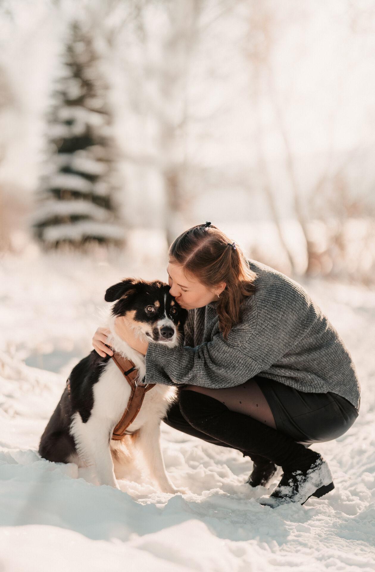 Tierfotografie – Hund und Herrchen im Park